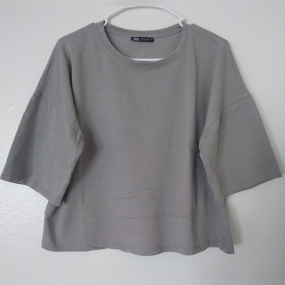 Zara Tops - Zara cropped boxy top